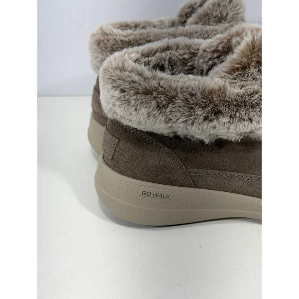Skechers Go Walk Joy Brown Faux Fur Trim Front Zip Winter Ankle Boots Women sz 7